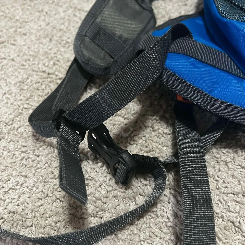 Vibrelli Water Hydration Bag/Backpack 2.0L, W/Adjustable Straps & Cargo Net Blue